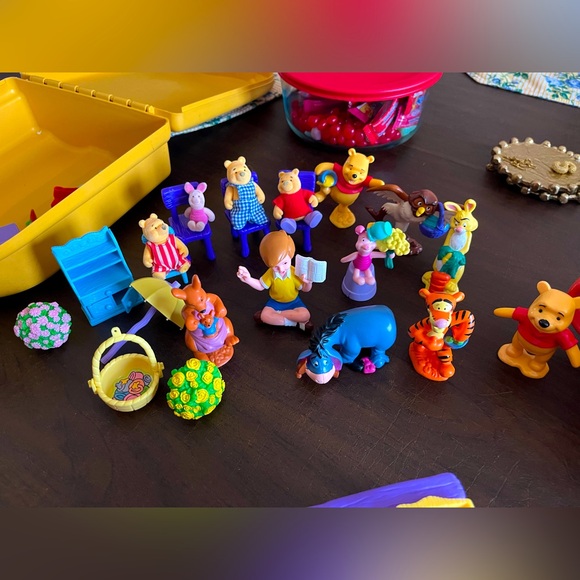 Disney Other - WINNIE THE POOH TOY SET